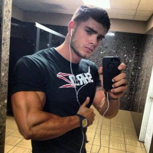 Eduardo Gay, travestis, prostitutas en Santiago |  Eduardo scort a1 , dotado 19 cm reservado discreto guapo foto real, 24 horas de atencion c/departamento en providencia  , deportista