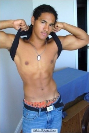 Jonnas Gay, travestis, prostitutas en Santiago |  Jonnas    morenazo   vers&aacute;til   c&eacute;ntrico $30.000 , Adicto al sexo degenerado buen amante