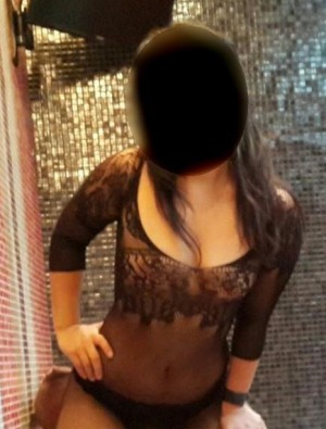 Kote Gay, travestis, prostitutas en Santiago |  Kote 20 a&ntilde;os servicio rico de pololos 88983003, Metro u de chile