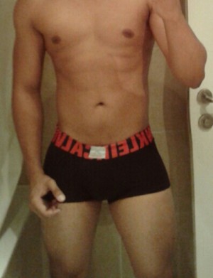 Cristian Gay, travestis, prostitutas en Santiago |  Extranjero varonil guapo caliente con ganas de hacerte pasar de lo mej, Moderno 