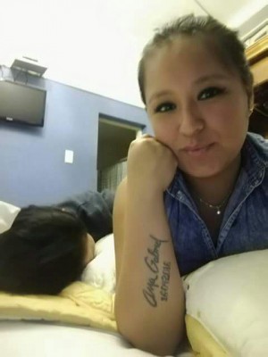 Liz 21 a&ntilde;os Gay, travestis, prostitutas en Santiago |  Soy liz busco ayudada econ&oacute;mica de algu maduro ( no soy puta ) wasap..+56999817305, Ven ahora o.nunca ven rico  te sac&oacute; tu mocoo